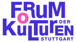 Auf weißem Hintergrund steht in lila Forum der Kulturen Stuttgart.